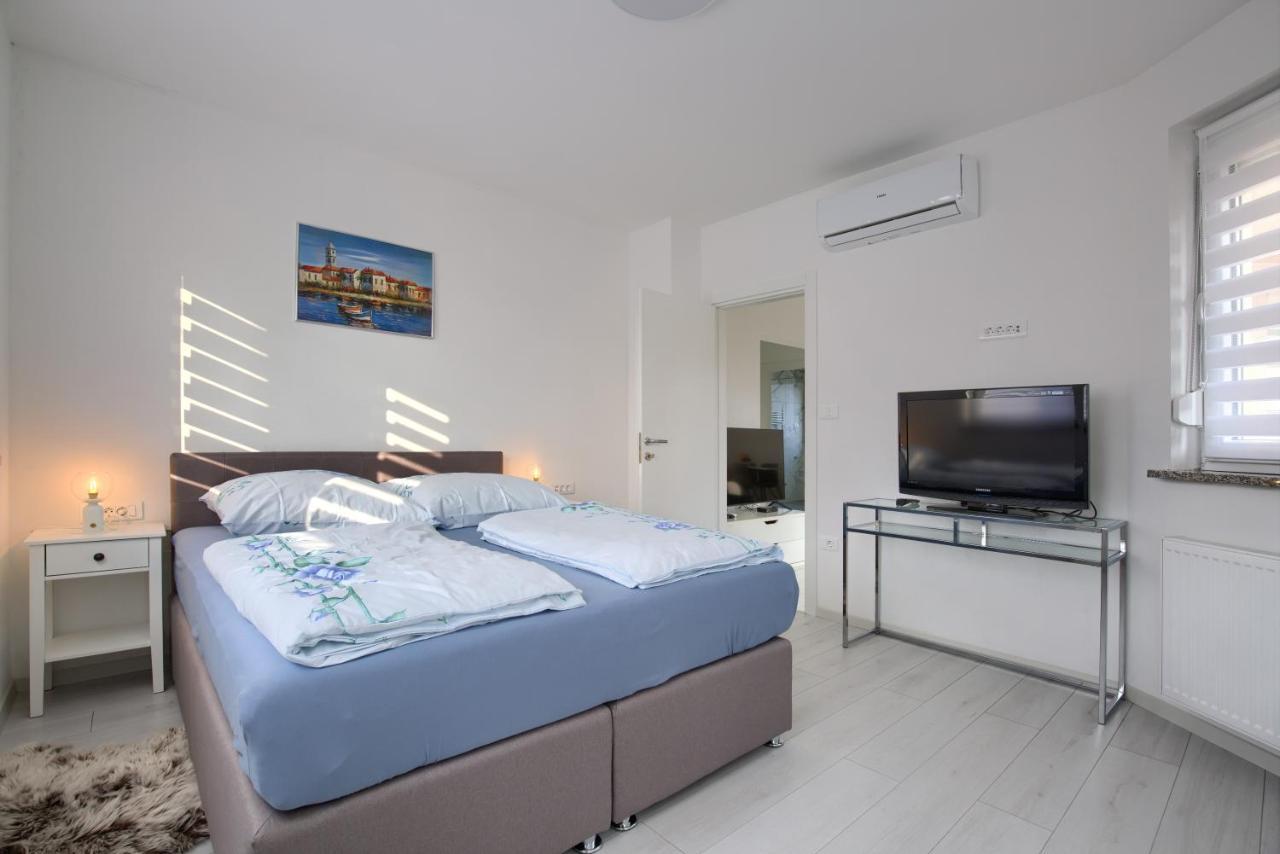 Apartment Vukadin พูลา ภายนอก รูปภาพ