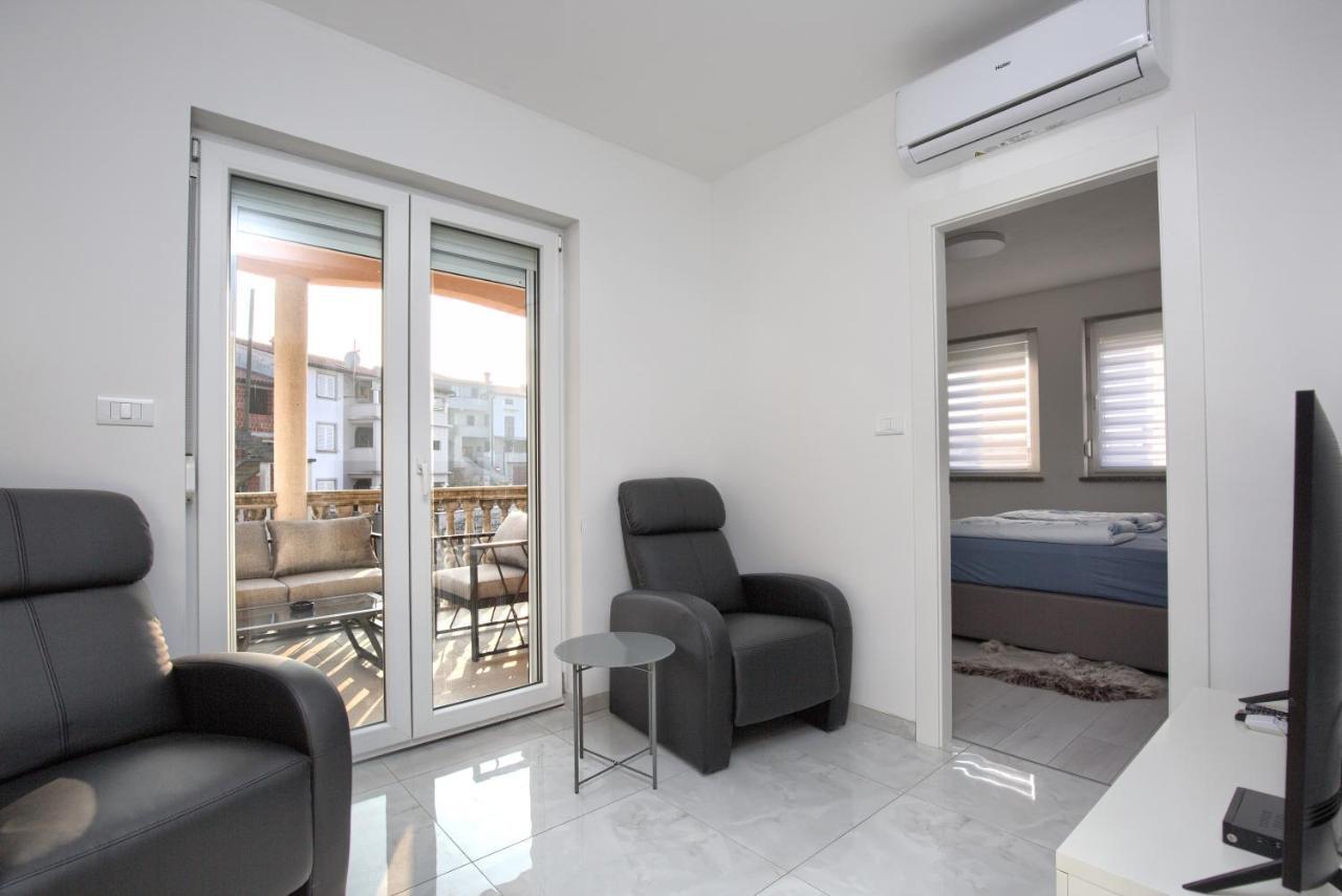 Apartment Vukadin พูลา ภายนอก รูปภาพ