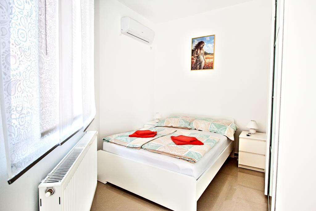 Apartment Vukadin พูลา ภายนอก รูปภาพ