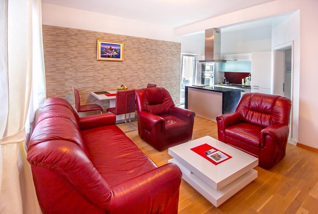 Apartment Vukadin พูลา ภายนอก รูปภาพ