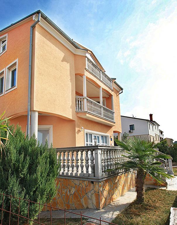 Apartment Vukadin พูลา ภายนอก รูปภาพ