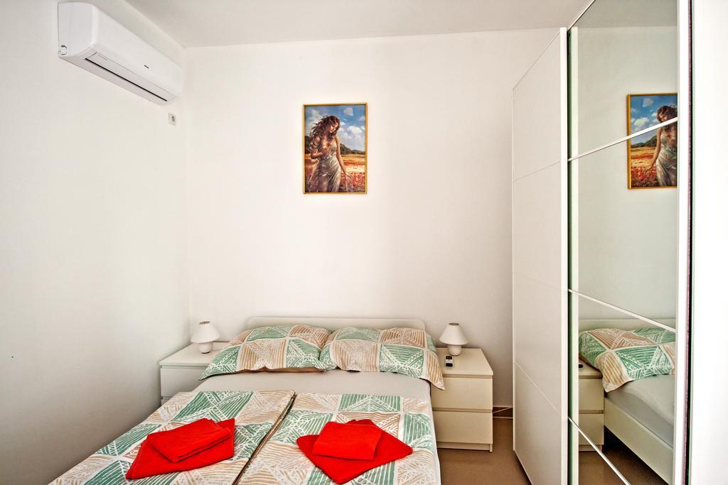 Apartment Vukadin พูลา ภายนอก รูปภาพ